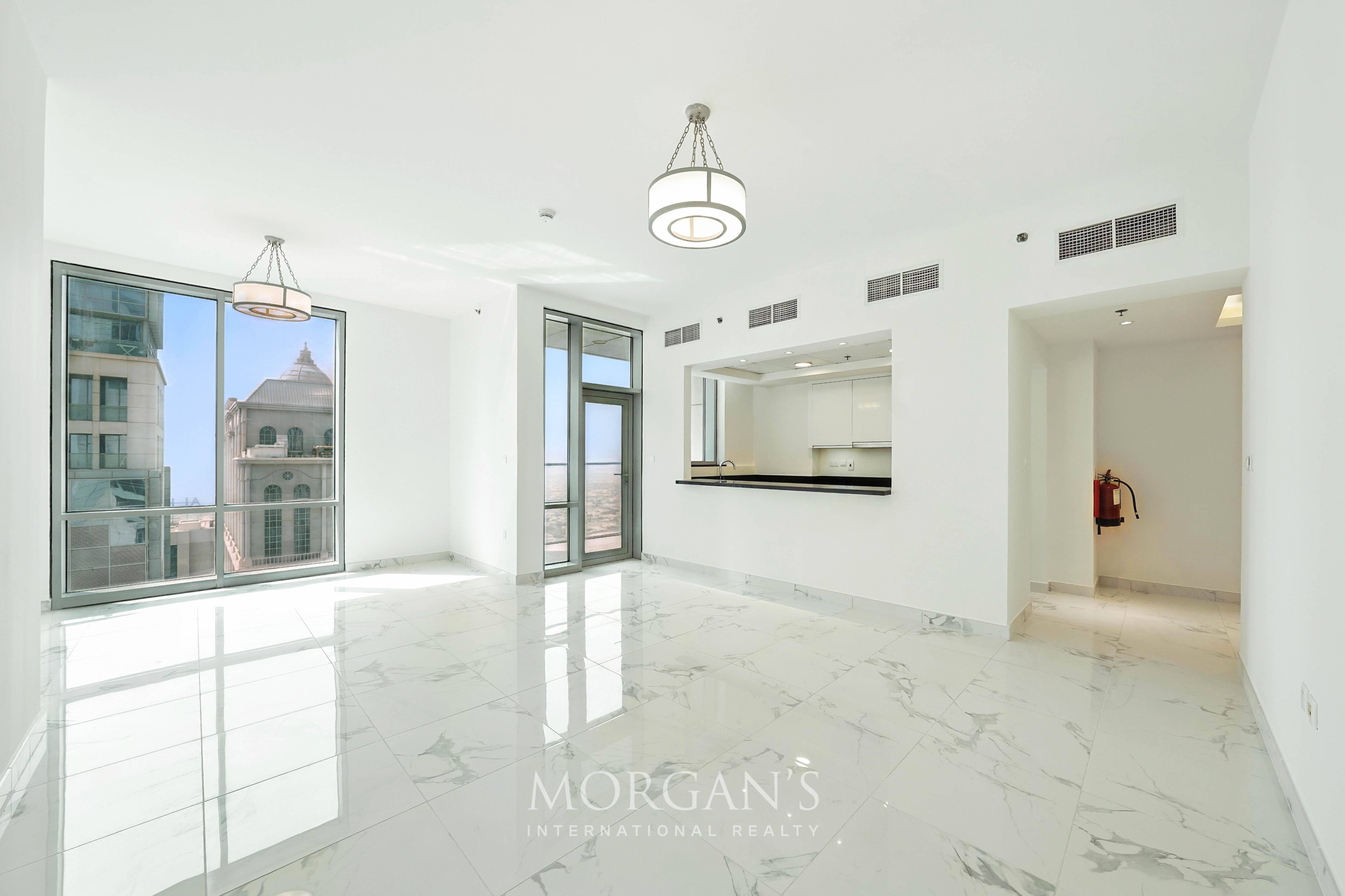 Vacant | High Floor | City & Sea View |+Maid  | Business Bay