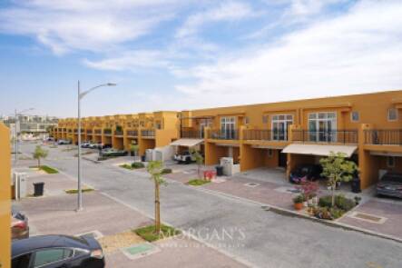 Elegant 3BR Villa in Madinat Hind 4