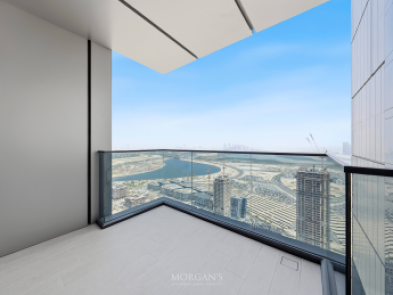 Elegant 1BR | Prime Business Bay | Unfurnished