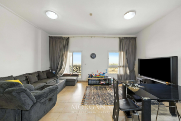 Bright 2BR | Spacious | Peaceful Family Home-4