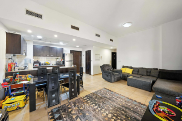 Bright 2BR | Spacious | Peaceful Family Home-5