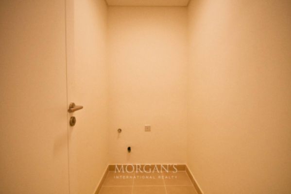Bright and Modern 1BR | Al Andalus Tower D-7