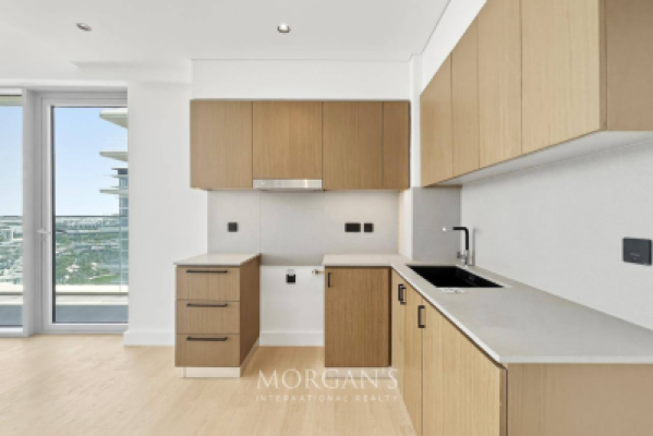 Corner | Golf Course view | Ready to Move In-3