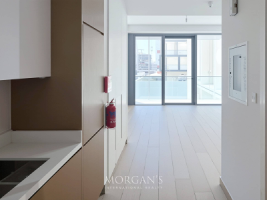 Modern Studio | Urban Luxury | Prime Location-5
