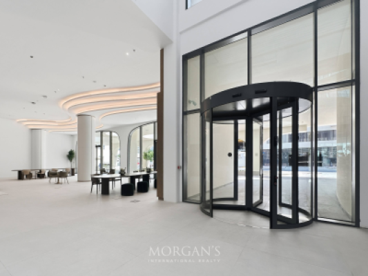 Modern Studio | Urban Luxury | Prime Location-6