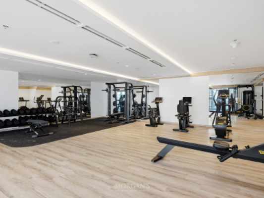 Modern Studio | Urban Luxury | Prime Location-7
