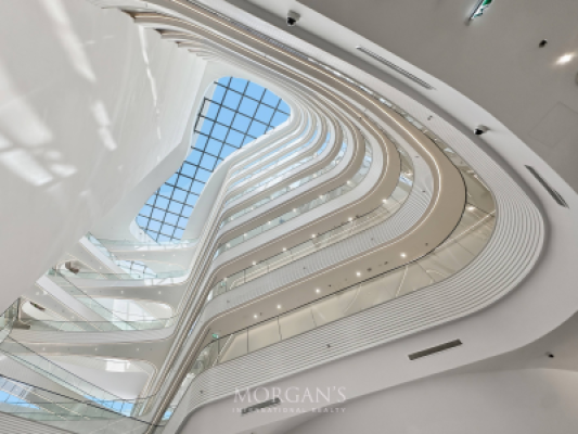 Modern Studio | Urban Luxury | Prime Location-12