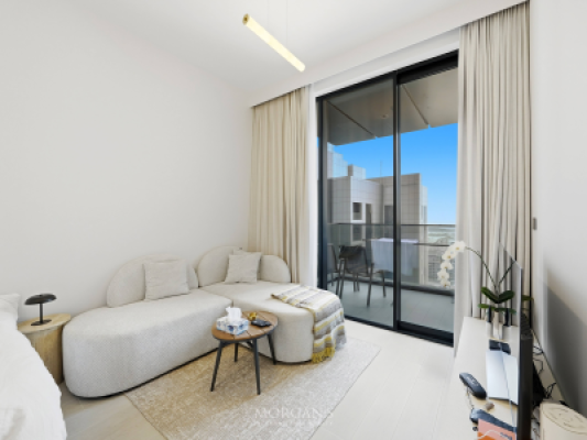 Studio | Prime Location | Great Views-4