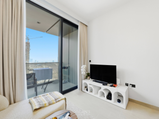 Studio | Prime Location | Great Views-5