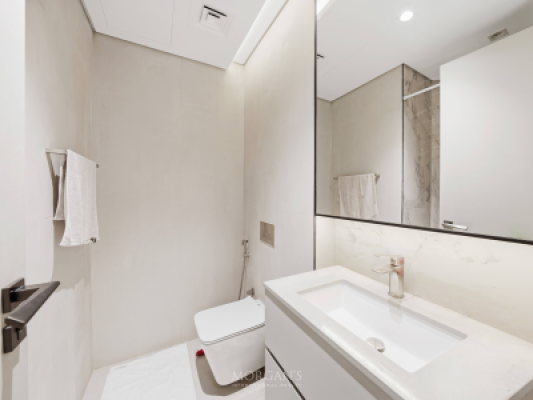 Studio | Prime Location | Great Views-10