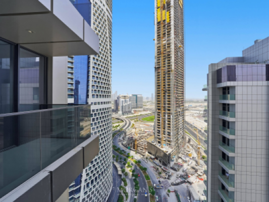 Studio | Prime Location | Great Views-12