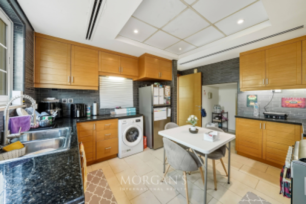 4BR Villa | Family Friendly | Private Garden-9