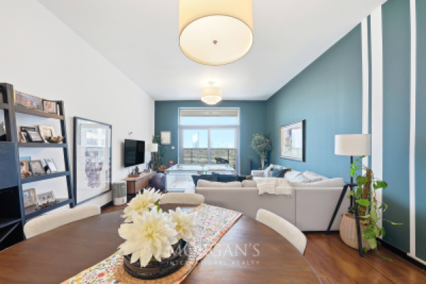 Luxury 2BR + Maid | Green Lakes | Prime Location-8