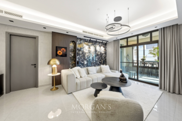 Premium Layout | 2 BR unit | Prime Location-4