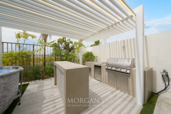 4 BR Villa | Fully Furnished | Fully Upgraded-13