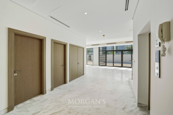 Large layout | Corner Villa | 4 BR-13