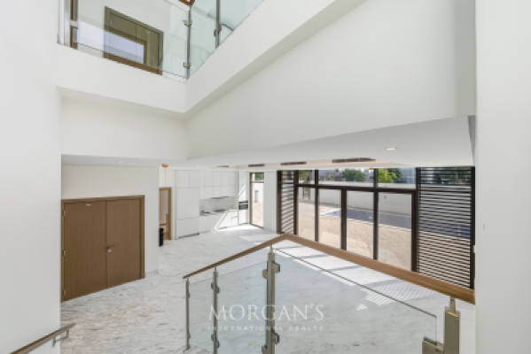 Large layout | Corner Villa | 4 BR-5