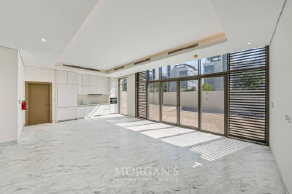 Large layout | Corner Villa | 4 BR-4