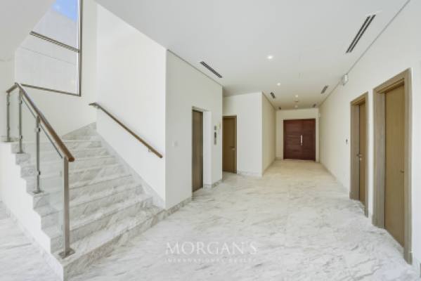 Large layout | Corner Villa | 4 BR-3