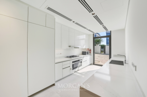 Large layout | Corner Villa | 4 BR-5