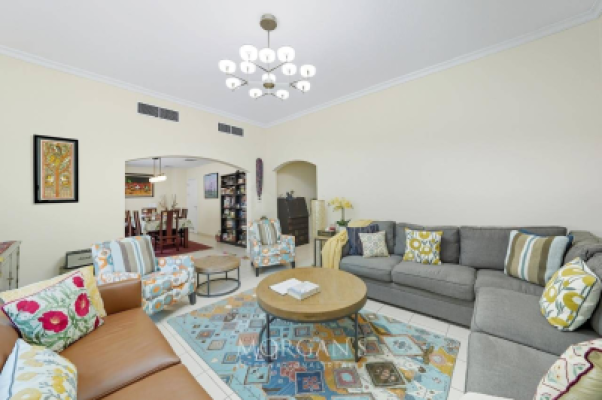 Exceptional 3 BR Villa with Great Views-8