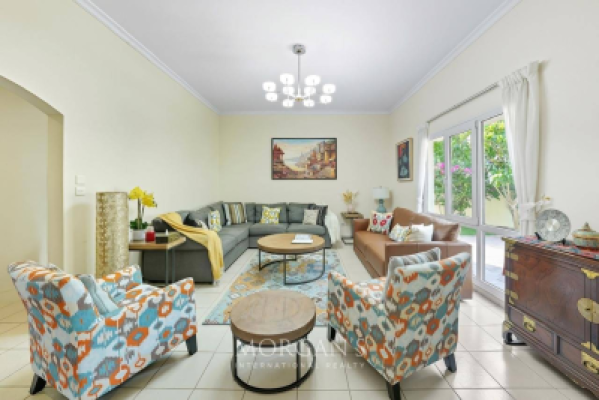 Exceptional 3 BR Villa with Great Views-9