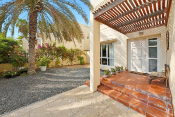 Exceptional 3 BR Villa with Great Views-1