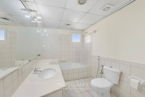 Exceptional 3 BR Villa with Great Views-12