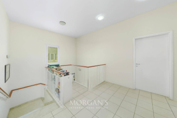 Exceptional 3 BR Villa with Great Views-11