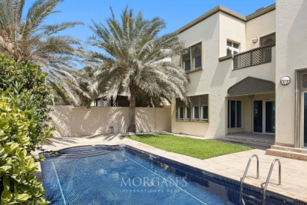 3 BR Villa | With Private Pool | Spacious Layout-11