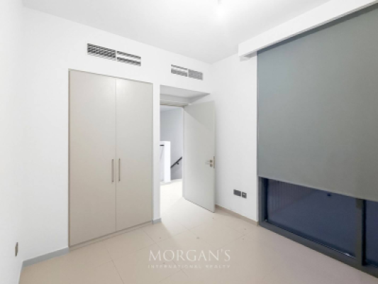4BR Villa | Spacious Layout | With Garden-6
