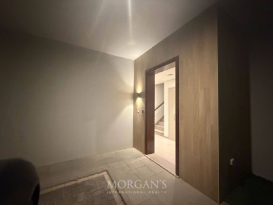 4BR Villa | Spacious Layout | With Garden-12