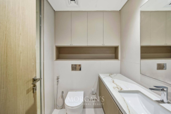  High Floor | 1 BR Unit | Pool and Community View-10