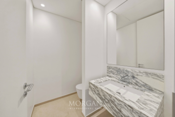 1 BR Unit | Burj and Dubai Skyline | Exclusive -13