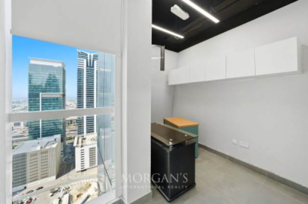 Prime Location | Close to Metro | Vacant-11