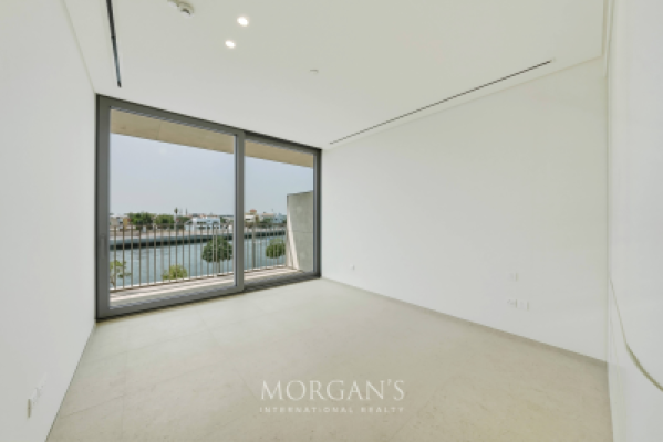 Full Canal View  | Large Layout + Maids Room-4
