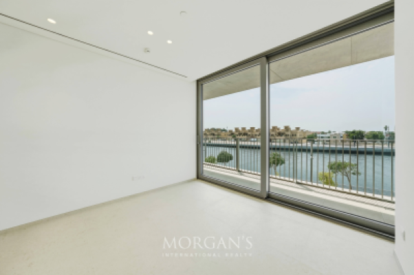 Full Canal View  | Large Layout + Maids Room-6
