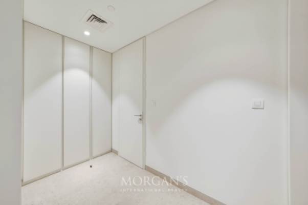Full Canal View  | Large Layout + Maids Room-13