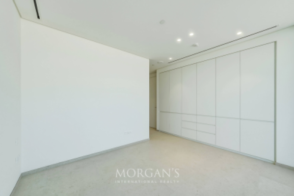 1 BR Unit | Burj and Dubai Skyline | Exclusive -7