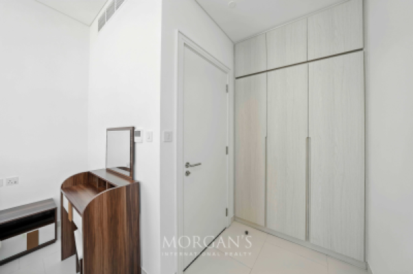 Vacant | Mid-Floor | Ready to Move | Open View-15