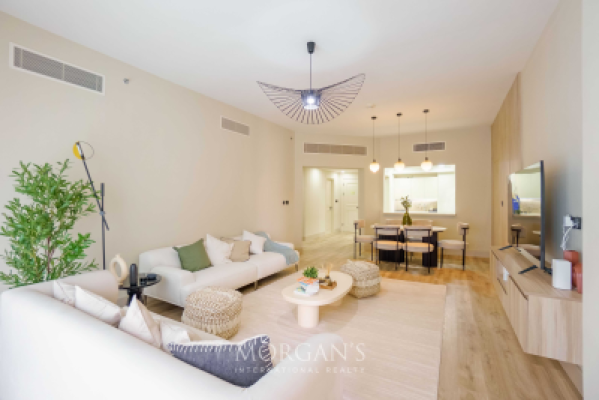 FULLY UPGRADED AND VACANT | SEA VIEWS | HIGH FLOOR-9