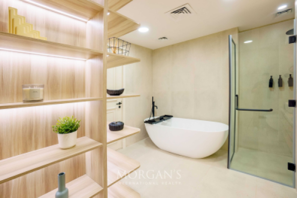 FULLY UPGRADED AND VACANT | SEA VIEWS | HIGH FLOOR-16