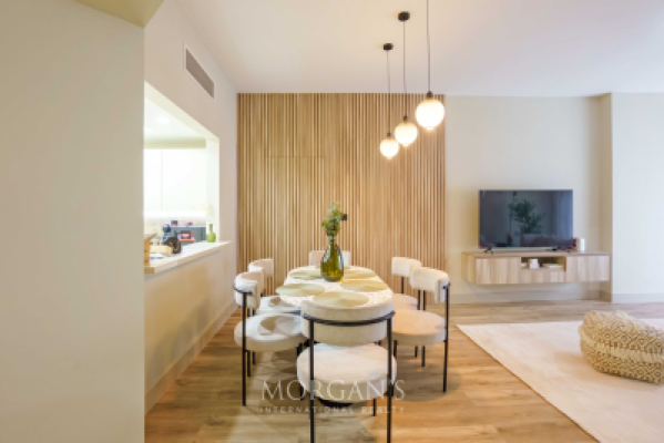 FULLY UPGRADED AND VACANT | SEA VIEWS | HIGH FLOOR-10