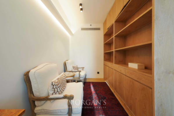 2-BR Duplex | Generous Layout | Large Windows-10