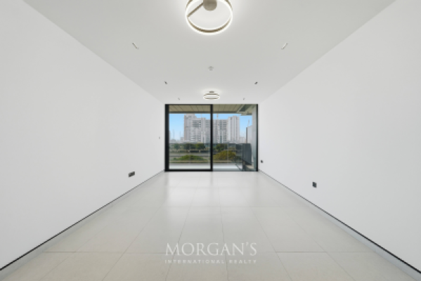 Spacious 1BR +Storage | Vacant | Burj View-4