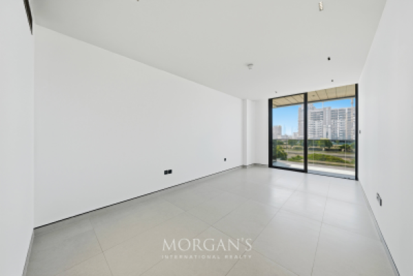 Spacious 1BR +Storage | Vacant | Burj View-7
