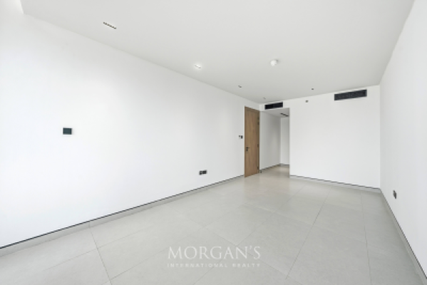 Spacious 1BR +Storage | Vacant | Burj View-8