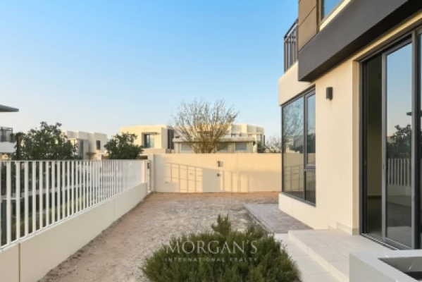 4BR plus Maids | Corner Unit | Big Plot-11