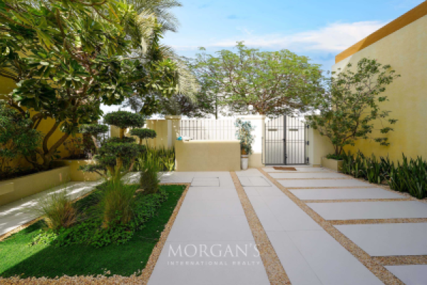 Spacious Plot | Fully Upgraded | 3 BR Villa-26