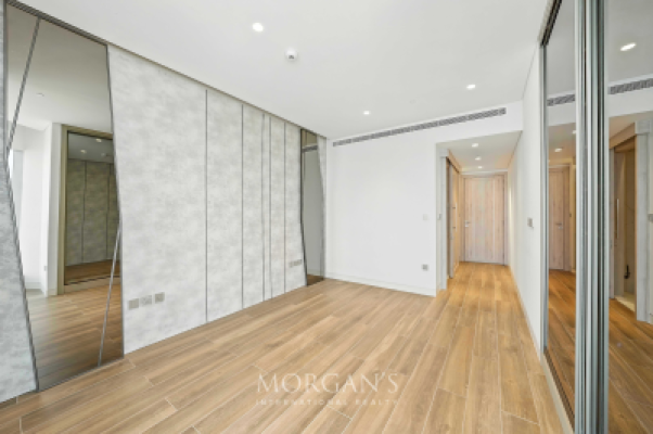 360 Views | Upgraded  Unit | Luxurious Layout-13